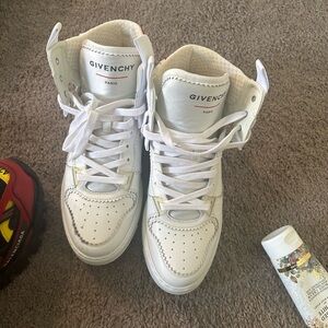 (Givenchy). High sneaker